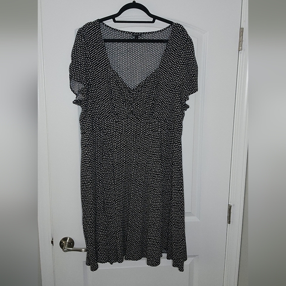 Torrid U.S. Plus Size Polka Dot Midi Dress - Picture 1 of 2